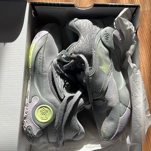 Nike KD Trey 5X Mens size 7.5